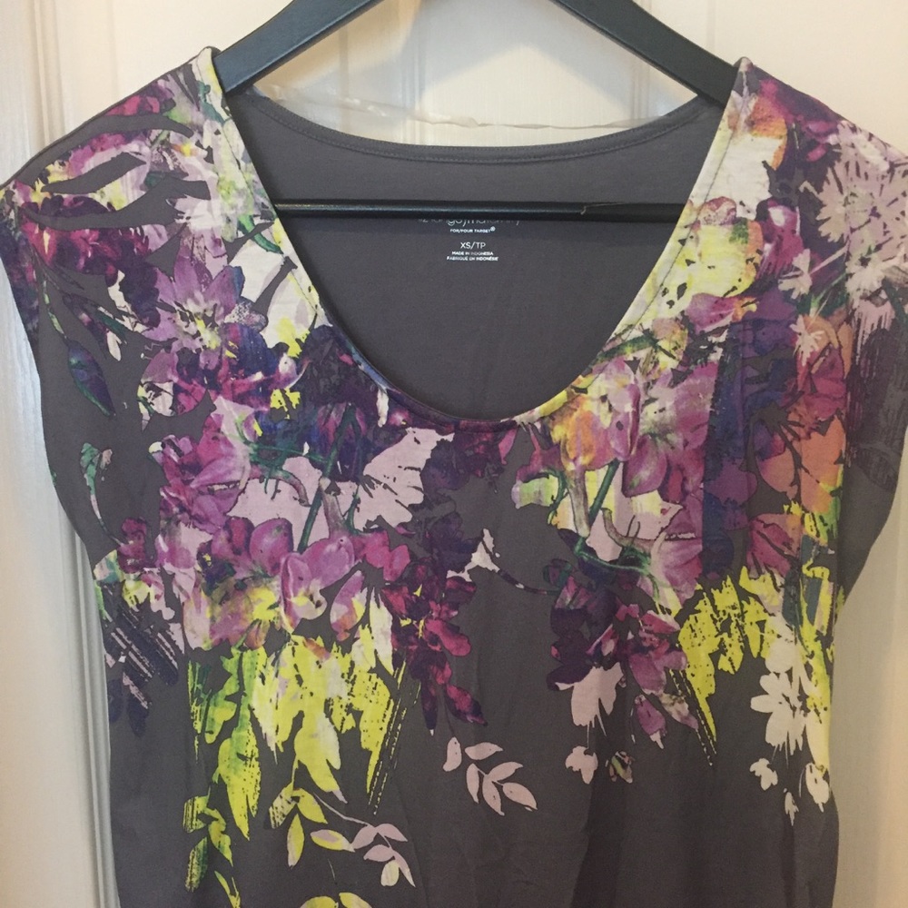 Beautiful Maternity Sleeveless Blouse